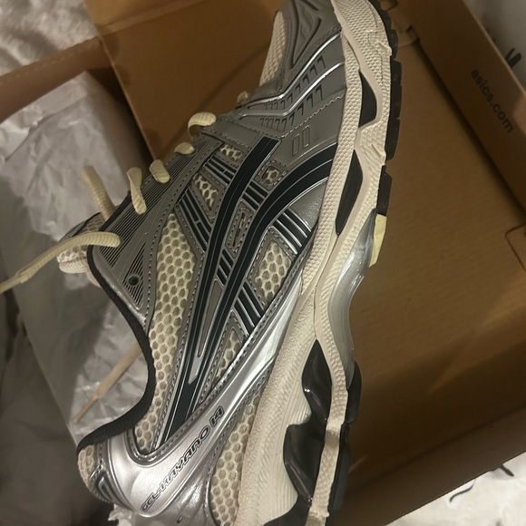 ASICS gel-kayano - Picture 4 of 8